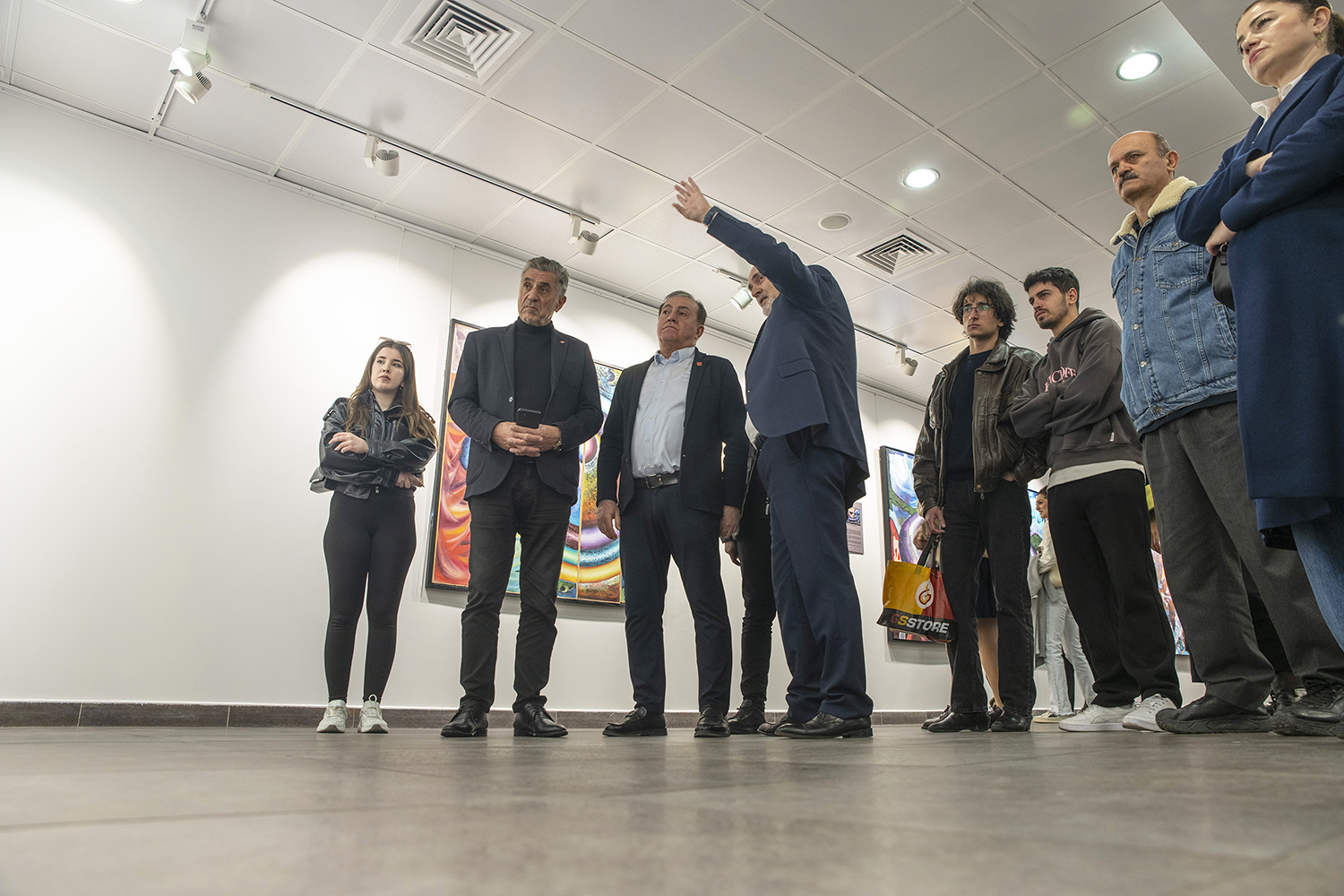 Prof.Dr. Metin EKER, Ondokuz Mayıs &Uuml;niversitesi&rsquo;nin kuruluşunun 50. Yılı m&uuml;nasebeti ile &ldquo;38/50: Retro-Perspektif&rdquo; adını verdiği bir kişisel sergi a&ccedil;tı.