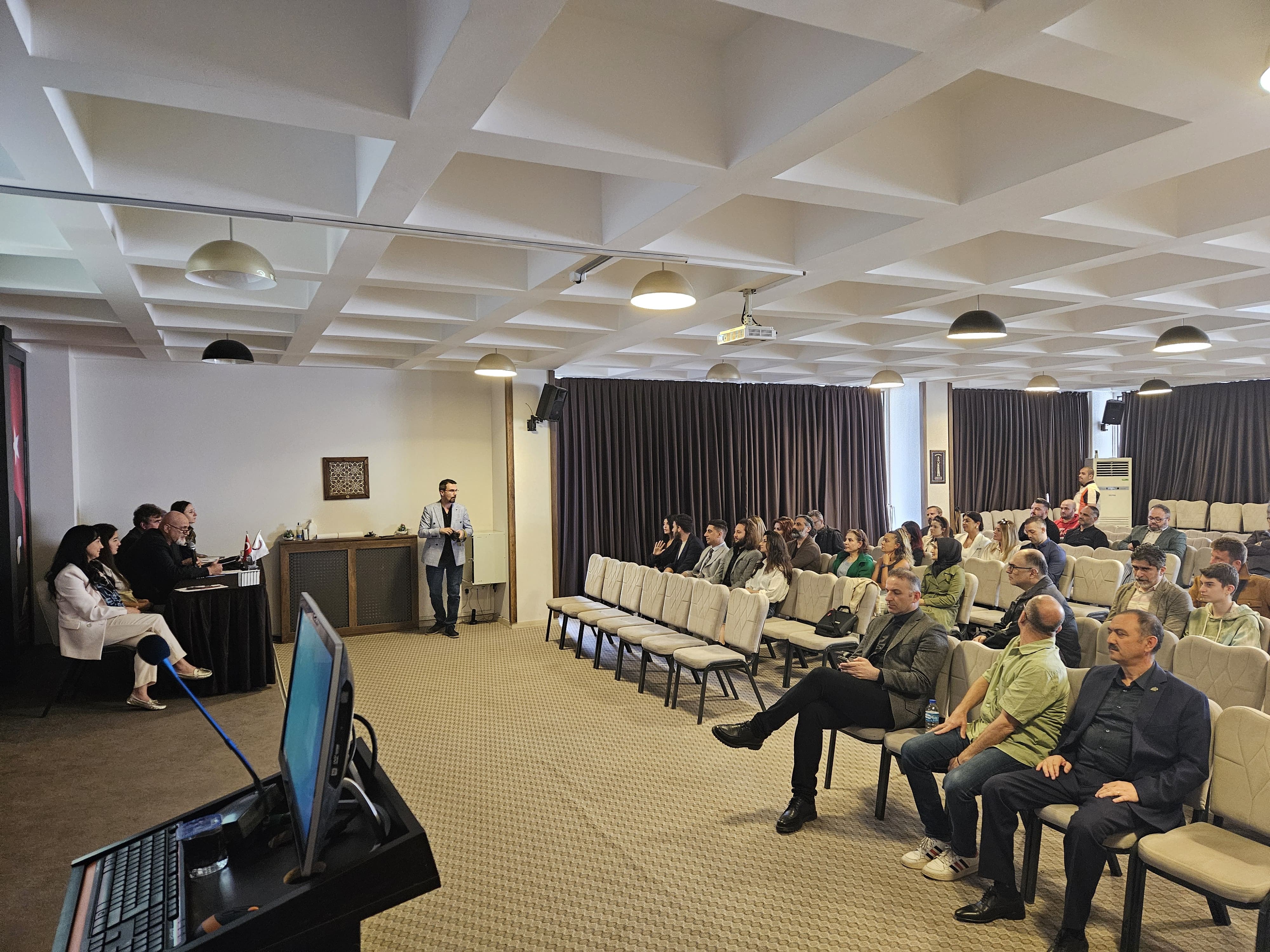 SOKAK HAYVANLARINA G&Uuml;NCEL BAKIŞ